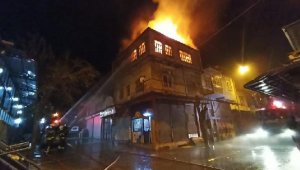 Manisa çarşısındaki iş yerinde korkutan yangın