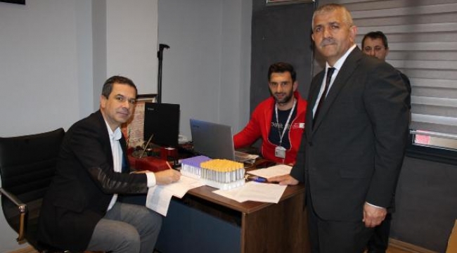 MHP İzmir il-ilçe yöneticileri, lösemi hastaları için kök hücre bağışladı