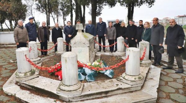 Namık Kemal, Gelibolu'daki kabri başında anıldı