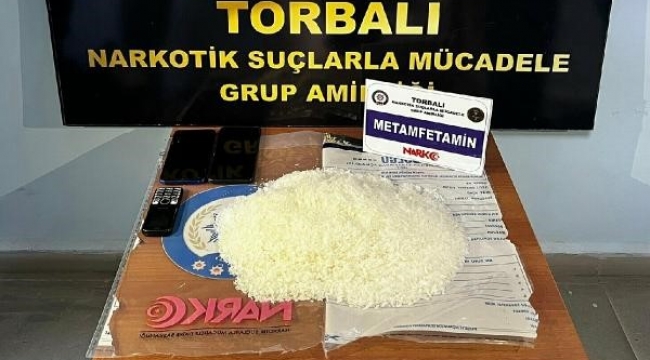 Otomobilinde 1,5 kilo metamfetamin ile yakalanan şüpheli tutuklandı