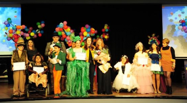 Özel çocuklar, 'Kalbimin Sevgili Gözü' oyunuyla sahne aldı