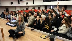 Saba Tümer'den üniversiteli gençlere: Hayatı ıskalamayın