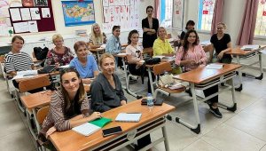 Savaş nedeniyle ülkeden kaçan Ukraynalılar Bodrum'da Türkçe öğreniyor
