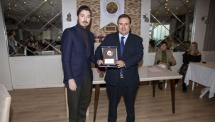 "Seçmen güçlü ve kazanacağını bildiği partiye oy vermek ister"