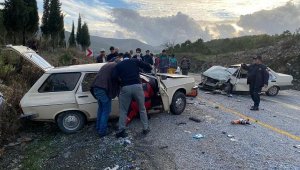 Şerit ihlali yapan otomobil kazaya neden oldu