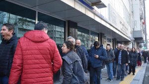 SGK önünde EYT kuyruğu