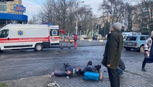 Siviller hedef alındı, cesetler yollara saçıldı!