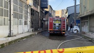Sünger atölyesinde çıkan yangın, 1 saatte söndürüldü