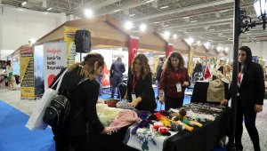 Turizm fuarında Bayraklı standına yoğun ilgi