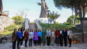 Türk kadınına seçme ve seçilme hakkı tanınmasının yıldönümü Buca'da kutlandı