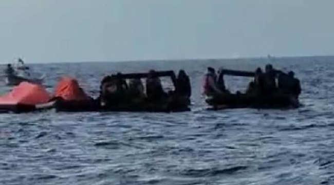 Yunanistan'ın denize bıraktığı göçmenler kurtarıldı