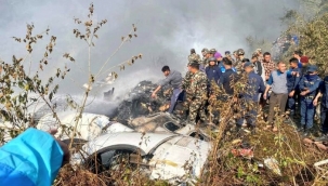 72 yolcunun bulunduğu uçak yere çakıldı! İşte görüntüler