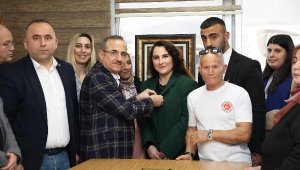 AK Parti İzmir İl Başkanı: Sallanan masalarına takoz yaratma çabasındalar