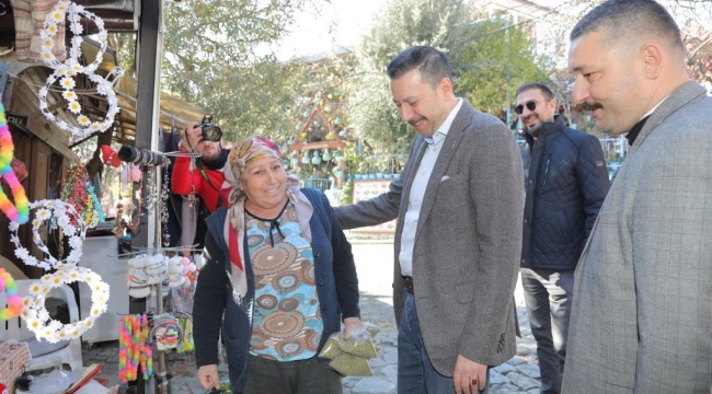 AK Partili vekil Kaya: Büyükşehir'in yapması gerekenleri biz yapıyoruz