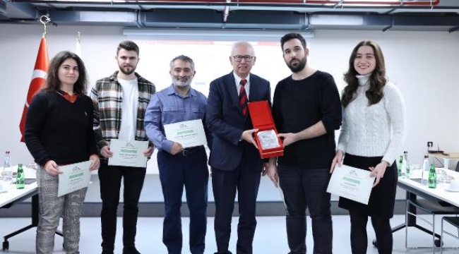 'Akıllı Kampüs Fikir ve Proje Yarışması'nda İzmirli gençler birinci oldu