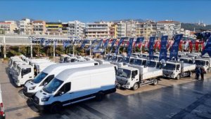 Aydın Büyükşehir Belediyesi'ne 60 kamyon ve panelvan