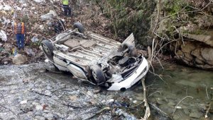 Aydın'da hafif ticari araç dereye yuvarlandı: 2 ölü
