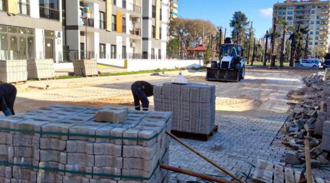 Bayraklı'daki 7 sokağa 5 bin metrekare kilit parke döşendi!