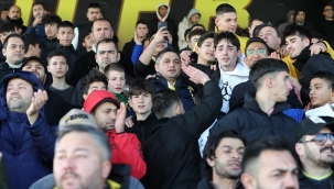 Belediye Başkanı Acar tribünde! Taraftarlarla takımını destekledi