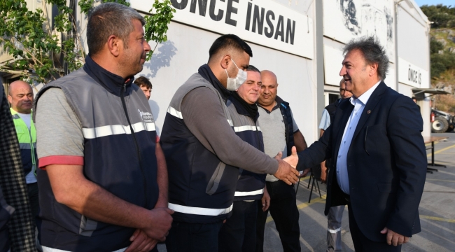 Bornova'da temizlik harekatı! Çarşılar parklar temizleniyor