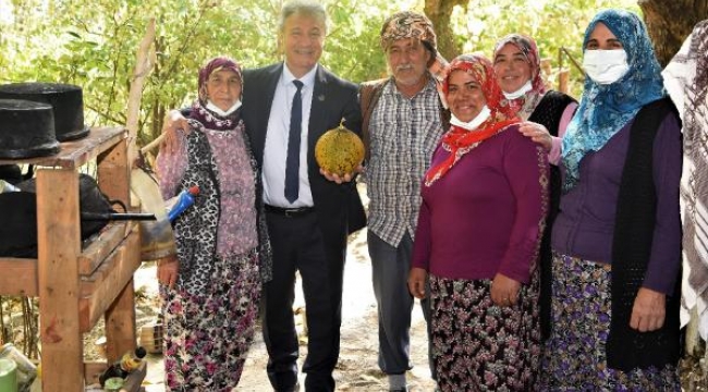 Bornova'da geçen yıl toplam 7 milyon tohum, fide ve fidan dağıtıldı