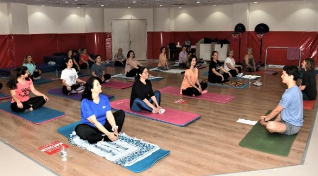 Bornova'da yabancı dil kursunda yoga ve meditasyon