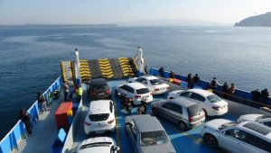 Bozcaada ve Gökçeada'ya yarınki feribot seferleri iptal edildi