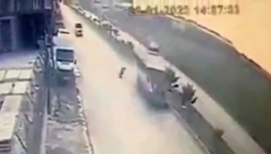 Bu kaçıncı! Köpekten kaçan çocuğa minibüs çarptı, öldü