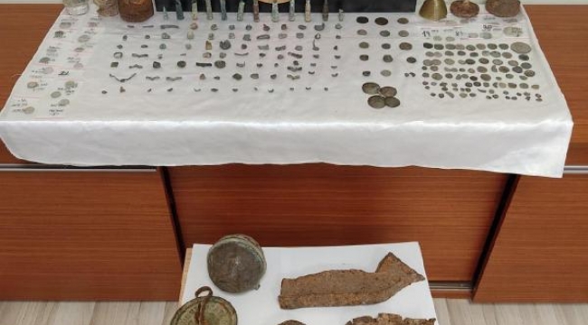 Çanakkale'de Osmanlı dönemi madalyaları ele geçirildi; 2 gözaltı