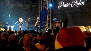 Çeşme sokakları tıklım tıklım doldu