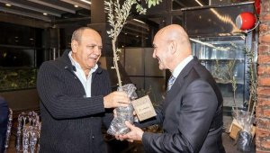 Dar gelirli öğrencilere beslenme çantası projesine İZSİAD desteği