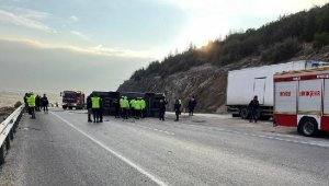 Denizli'de işçi servisi devrildi: 2 ölü, 15 yaralı