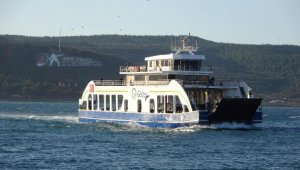 Dikkat! Bozcaada ve Gökçeada'ya feribot seferlerine fırtına iptali