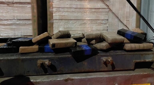 Ekvador'dan İzmir'e 25.8 kilo kokain geldi