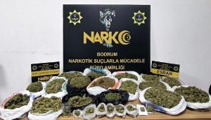 Evde 3 kilo esrarla yakalanıp tutuklandı