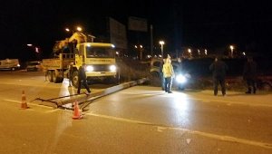 Hafif ticari araç, elektrik direğine çarptı; 1 ölü