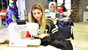 İzmir'de bebek giysileri dikmeyi öğrenen 60 kadın işe alınacak