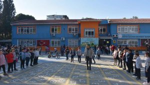 İzmir'de matematik seferberliği; ilkokul öğrencileri eğlenerek öğreniyor