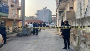 İzmir'de silahlı kavga: 1'i ağır 3 yaralı 