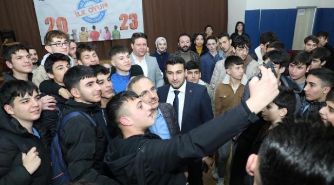 İzmir'in 4 ilçesinde  'İlk Oyum Erdoğan'a, İlk Oyum AK Parti'ye' buluşması