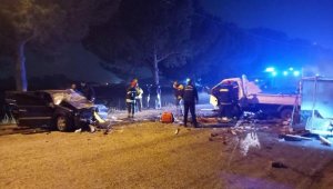 Kafa kafaya çarpıştılar: 1 ölü, 6 yaralı