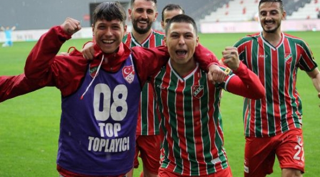 Karşıyaka'nın gözdesi Mustafa Durgun