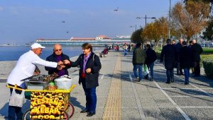 Kooperatifleşen kestane, mısır ve çiçek satıcıları satışa başladı