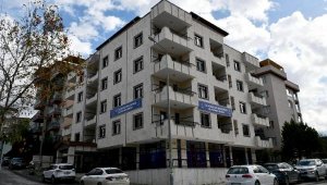 Kuşadası Belediyesi'rnin 13 müdürlüğü Ek Hizmet Binası'na taşındı