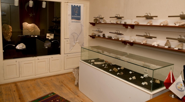 Kuşadası'ndaki 'Mineral ve Fosil Müzesi'nde ilginç örnekler
