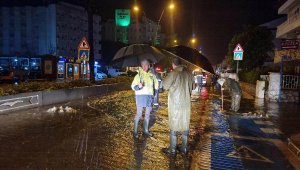 Marmaris'te sağanak yağmur mesaisi