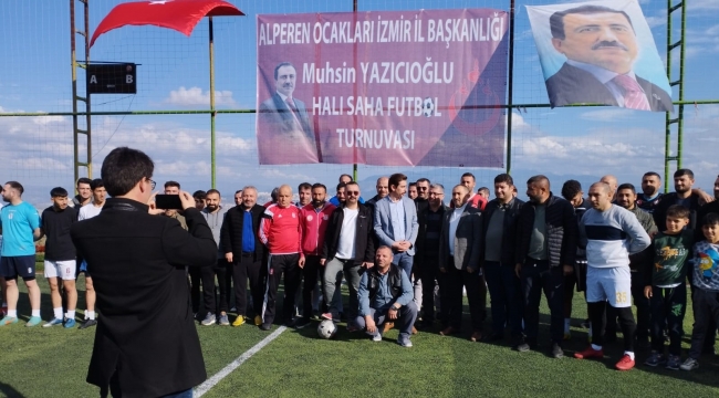 Merhum Muhsin Yazıcıoğlu anısına İzmir'de turnuva düzenlendi