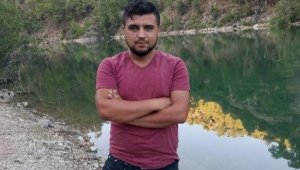 Motosiklet devrildi, yola düşen kasksız sürücü öldü