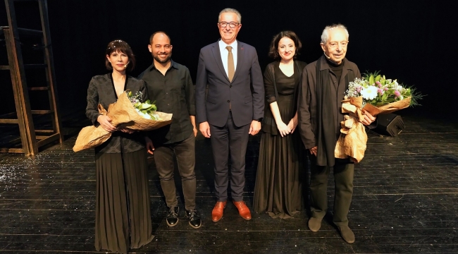 Nazım Hikmet 121. yaşında Gaziemir'de tiyatro oyunuyla anıldı