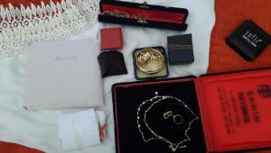 Sahte polisler 3 milyon lira dolandırdılar